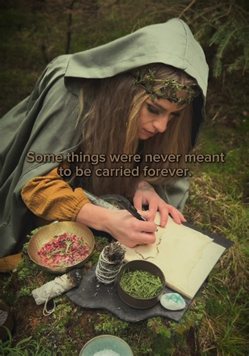 What’s your favourite full moon ritual? ❤️ #spirituality #witchtok #fullmoon #forest #ritual