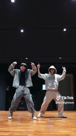 ig they're LONELY BOYS 🫣 #txt #beomgyu #taehyun #taegyu #kpop #viral #shorts