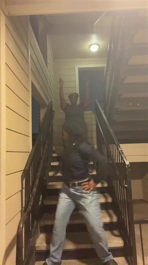 Key_Vibez (@club_stairs)’s videos with Womp Womp - KaMillion