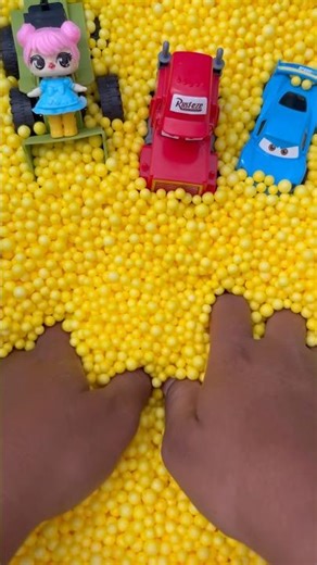 #toyhunt A little cow enjoying a calm moment 🐮