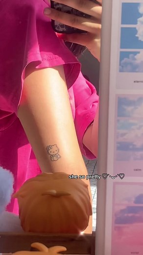 thoughts on the new #hellokittytattoo ??? 💞💒🤍🥺🌸🧘🏻‍♀️ #fypシ