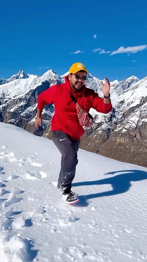 ANUNAY SOOD | India 🇮🇳 on Instagram: "MAJOR MISSING SNOW 🥺❄️ Throwback to my favourite day of this entire winter and my favourite video ❤️ The summer is here and I have already started missing mountains, snow and winter 🥴 @shivoryx ke viral song pe ek aur banti thi🔥 Season khatam dearz, Ab Dubai ki garmi mein reels banayenge 🤣 Should we try climbing to see snow? 🤪 #spitidiaries #travel #explore #himalayas #exploremore #travelreels #reelsindia #reelitfeelit #reelkarofeelkaro #explorepage✨"