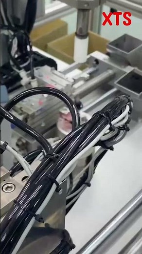 Automatic screw assembly automation with vibration bowl and torque nut runner by XTS