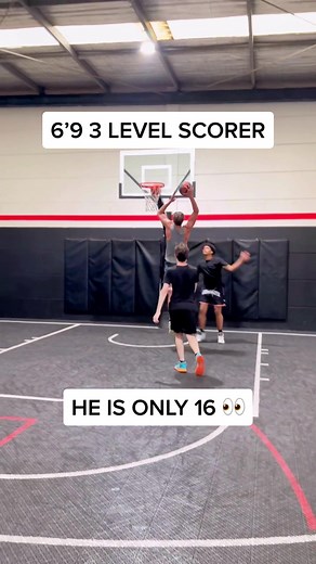 He’s A Man Child 💀 #breakdownbasketball #basketball #bball #ballislife #fyp #trending #collegebasketball #basketballtraining #FIBA #NBA #NBL #unstoppable