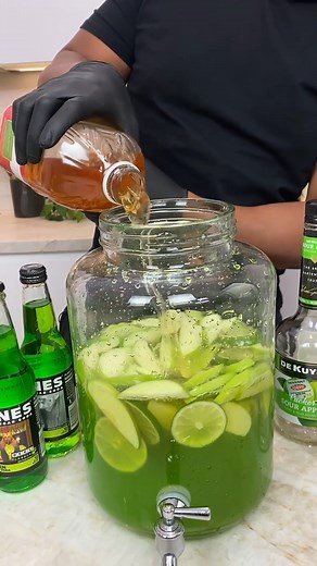 SOUR APPLE JUNGLE JUICE 🍏🔥 | Tipsy Bartender