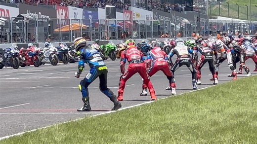 2.8M views · 36K reactions | The 2024 Suzuka8H is a go! The race got started in the scorching heat! YART rider @NickCanepa59 does the first stint for the team. He's in the lead after the first lap! #Suzuka8H #YART #R1 #YAMALUBE | Yamaha Factory Racing | Facebook