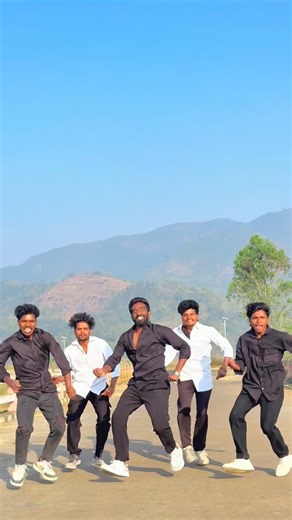 Gowtham Kumar on Instagram: "My version of moves for Dekhlengesalla🔥🔥🔥🔥 @pawankalyan @harish2you @thisisdsp @mythriofficial @sreeleela14 #dance #dancelove #dancefun #dancedance #ustaadbhagatsingh"