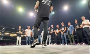 1.4K views · 50 reactions | Loyaliteit is het mooiste wat er is. Samen bouwen aan iets uniek, iets kwalitatief, iets voor het leven! Door dik en dun in alle fases van het leven.李 @uitlichten #doknoordgent #thaiboxingtraining #mmagym #boxingclub #kickboxing #fightgearstoregent #martialartlife #friendship #loyalty | Steven Viaene | Facebook