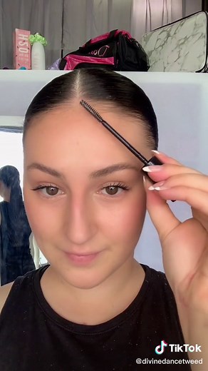 Slick Low Ponytail Tutorial: Easy Steps for a Clean Look