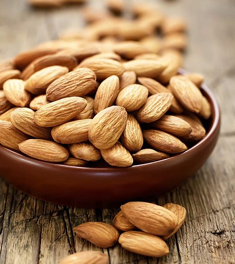 11 Side Effects of Eating Too Many Almonds