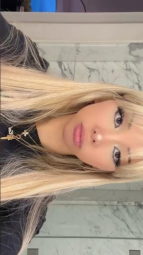 look deep in my eyes baby #blonde #girl #lipsync #trend #explore