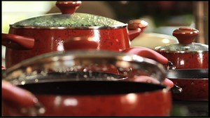 Watch Paula Deen Signature Nonstick Cookware on Amazon Live