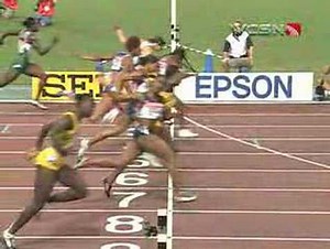 Campbell edges Williams in photo finish