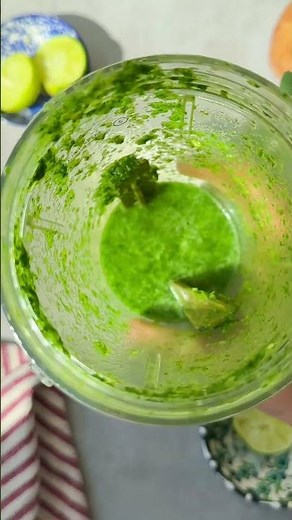 The easiest yogurt mint sauce recipe! Goes well with rice potatoes and chicken! #yogurtsauce