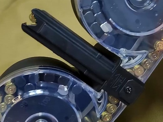 【减速带】AR-15抛壳玩具 100发弹鼓效果演示