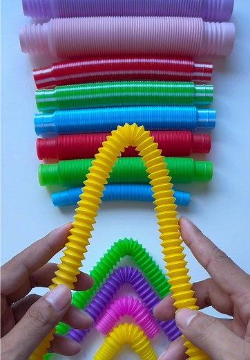 DIY Relaxation with Colorful Crunch ASMR Techniques