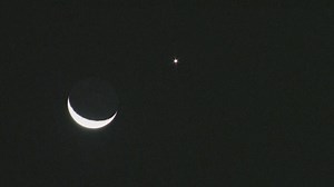Venus, crescent Moon create dazzling sight in early morning sky over DC