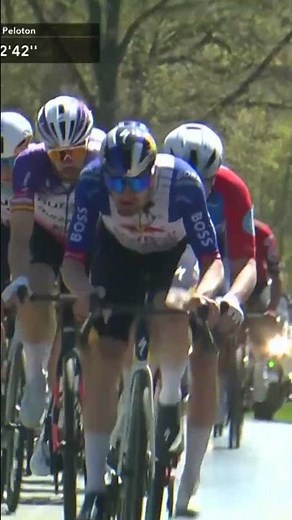 Evenepoel steals minutes at Liege