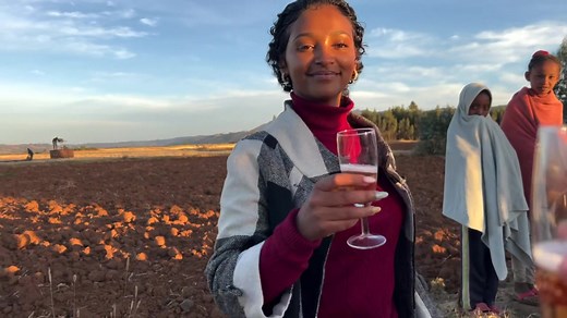 Link in bio to watch our new YouTube video. @jeoannah #adventure #funvlog #ballooning