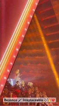 Beyonce 🎤 Irreplaceable 🎶 - Live