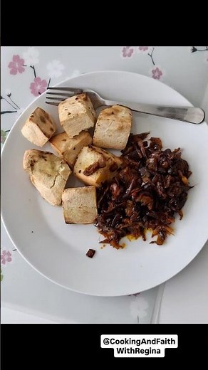 Crispy air fryer yam with palm oil, onions & crayfish sauce Easy African recipe #FoodShorts