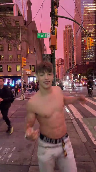Dusk in NYC 🌇 | bach