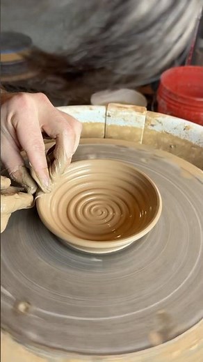 How to use slip for texture on the pottery wheel #pottery #ceramic #clay #craftsman #handmade