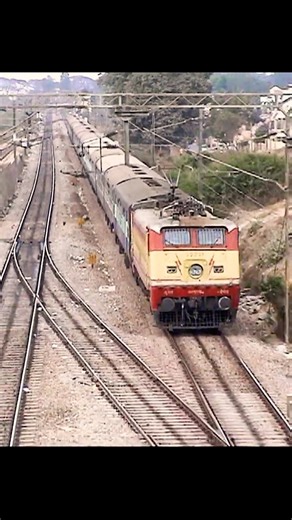 (ca. 2003) Honking Erode WAP-4 #22221 with #6024 SBC-MAS Express at CSDR Bye-Pass #indianrailways