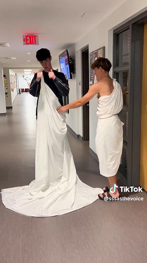 How to Tie a Toga: A Step-by-Step Guide for Seniors