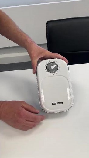 Closer Pets - Cat Mate 405 C100 1 Bowl Automatic Feeder - How to fit the batteries and set times