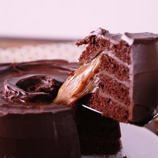 If you thought Rolos were addicting, just wait until you try a bite of this. Full recipe: http://dlsh.it/vd4FPZl | Delish