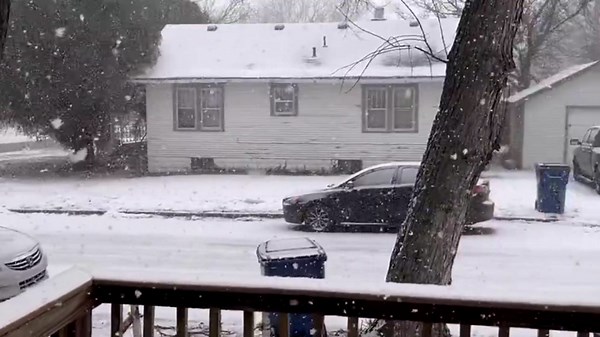 Snow and sleet start to pile up as rare winter storm arrives on the Gulf Coast