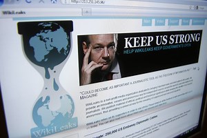 Donnerstag: Julian Assange, Microsoft-Notfallpatch, Traum-Werbung & Tempo 130