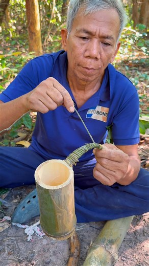 Amazing Bamboo Cup Made by Hand Using Vine#bushcraft #skills #camping #outdoors #forest