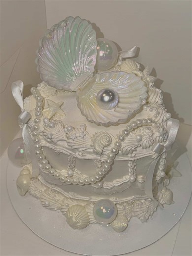 Celebrating Pisces Season with Mermaid Cake Inspiration