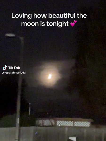 Beautiful night skies… love the moon! #beautyinnature #sparksfly #lonely #strongwomen