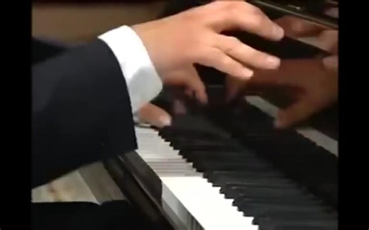 Beethoven Moonlight Sonata 3rd Movement played by 24 pianists