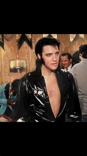 68K views · 3.8K reactions | ❤殺 10 de agosto de 1970: Elvis com as celebridades Sammy Davis Jr e Cary Grant em sua festa pós-show em Las Vegas. | 100% "LOVE love ELVIS Presley" | Facebook