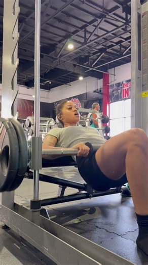 8x8x& method #hipthrust #smithmachine #gluteworkout