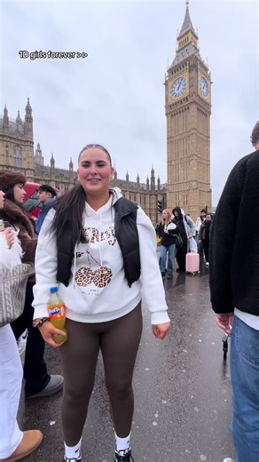 One Direction Fan Girls Unite