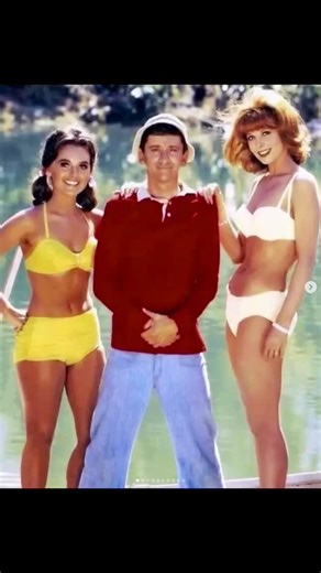 Desde la isla de Gilligan 🌴 recordamos el encanto eterno de Gilligan’s Island: Ginger y Mary Ann, dos iconos que hicieron historia. Gilligan’s Island se estrenó en 1964 y se transmitió originalmente hasta 1967 (tres temporadas). #tv #vintage | El Muñecón