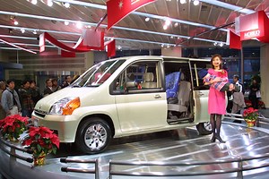 【ホンダ『モビリオ』発表】ミニバンの末っ子……兄弟とどう違う? 1枚目の写真・画像 | レスポンス（Response.jp）