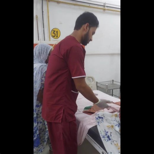 NEWBORN'S FIRST REFLEX TEST! 👶💥 Moro Reflex Explained in 60 Seconds! 🤱‍♀️ #NewbornReflxes#ytshorts