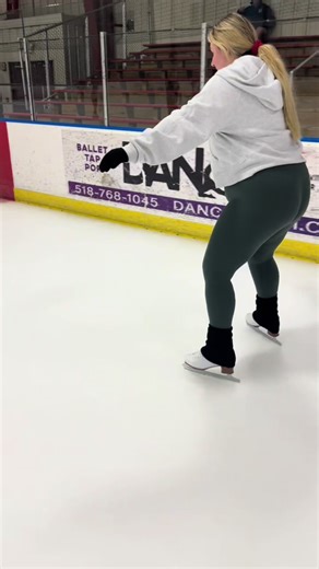 Practicing swizzles!!! Just had my first session of adult learn to skate yesterday :) any advice is welcome #figureskating#learntoskate#adultskater#fyp