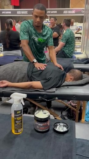 Experience the deep muscle-penetrating power of Freemove Recoverub. Made with natural ingredients, this formula is perfect for sensitive and unshaven skin, providing a smooth glide and extended application. With a blend of beneficial compounds, Freemove Recoverub offers therapeutic effects and can be used for a variety of topical applications. Say goodbye to sore muscles and hello to fast recovery with #FreeMove. Perfect for athletes, physiotherapy, fitness enthusiasts, and anyone looking to imp