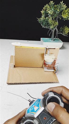 DIY Folding Gate Mechanism #experiment #sciencemodel #project #scienceproje #dcmotor