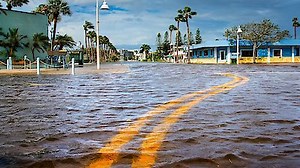 Watch In The Eye of The Storm Season 2 Episode 3 - Double Hurricane Disaster