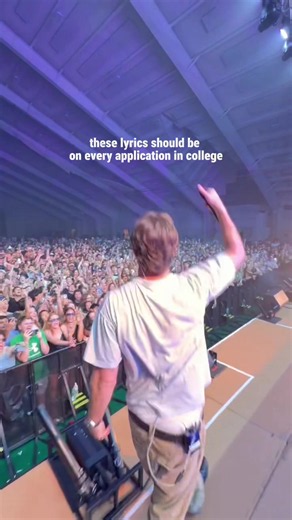 we can add it to the bottom of the applications yeah? #electronicmusic #thechainsmokers #college