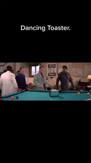 Dancing Toaster: Nostalgic Music and Fun