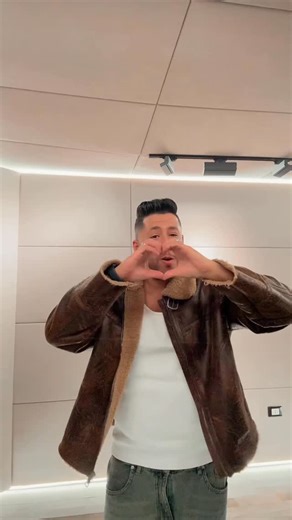 ‎فيـلو | F E L O‎ on Instagram‎: "يلا بينا نقفل السنة بالتريند ده (باي باي 2025) 🎄🥳 #فيلو"‎